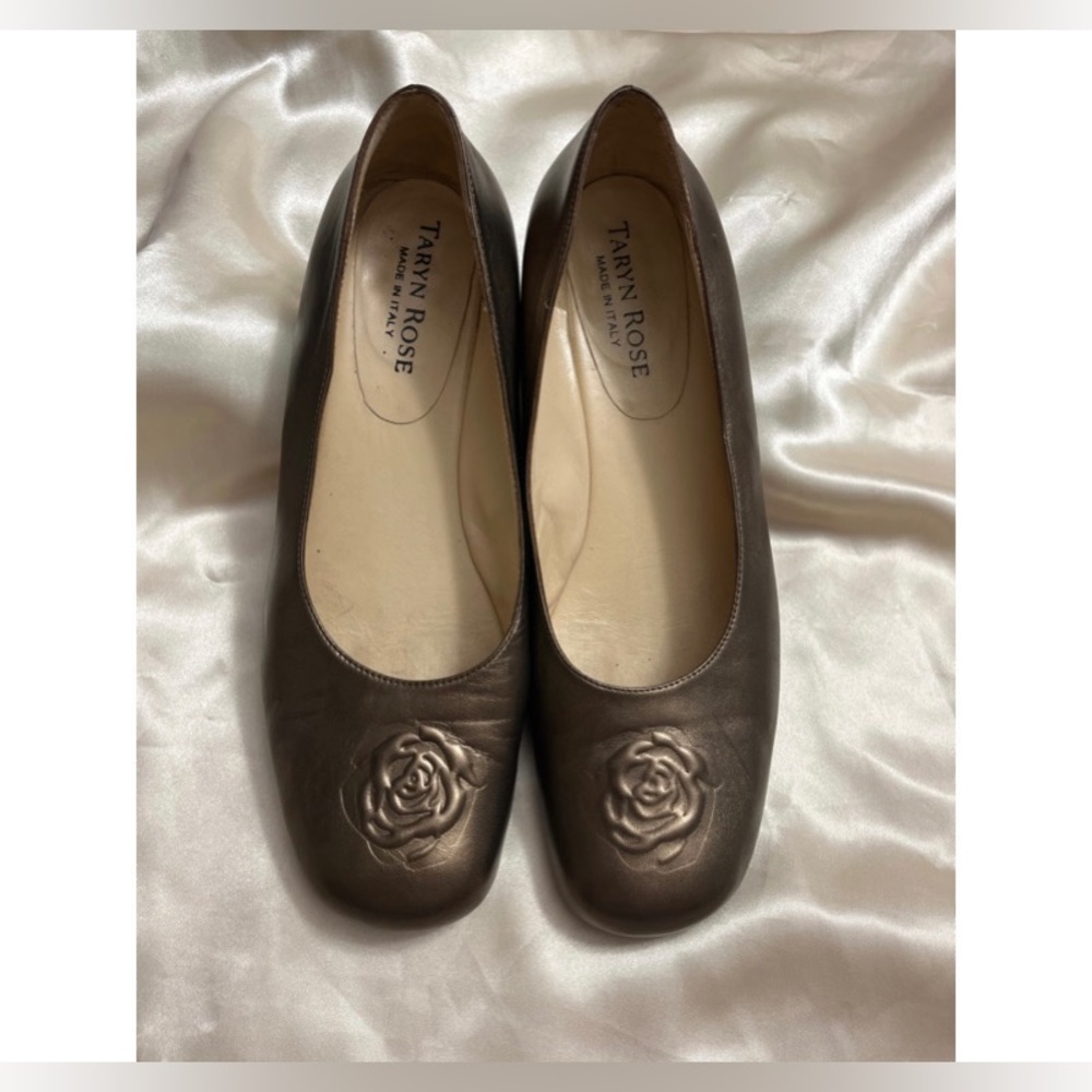 Taryn Rose 🌹 Gold leather 👠 shoes